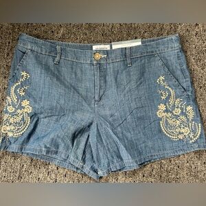 Liz Claiborne Blue Embroidered Women's Shorts size 14 NWT